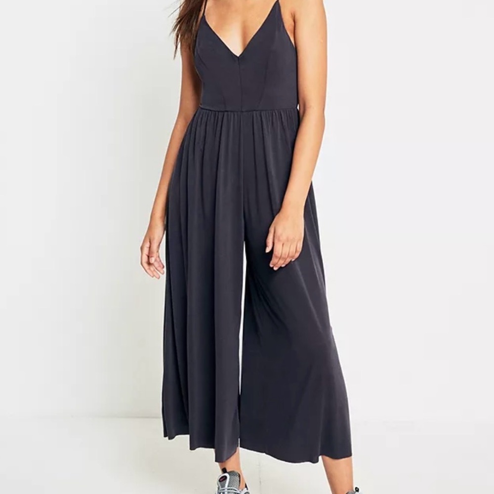 Silence + Noise Dark Charcoal V‑Neck Wide‑Leg Jumpsuit